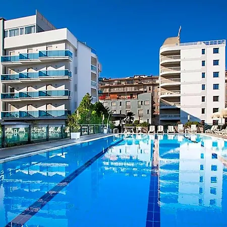 فندق Atlantico ليدو دي يسولو